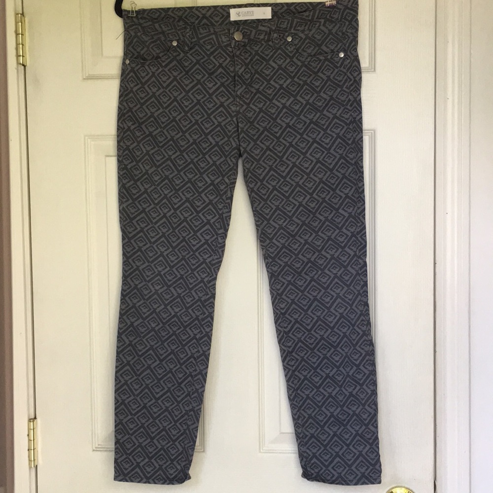 Patterned Straight leg pant